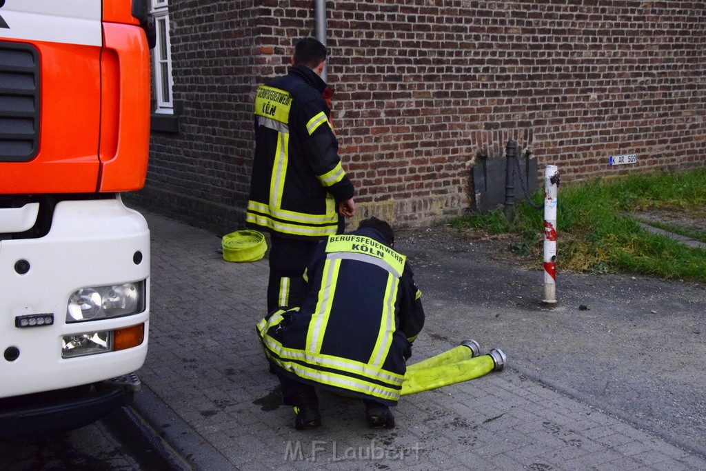 Feuer 2 Vollbrand Reihenhaus Roggendorf Berrischstr P231.JPG - Miklos Laubert